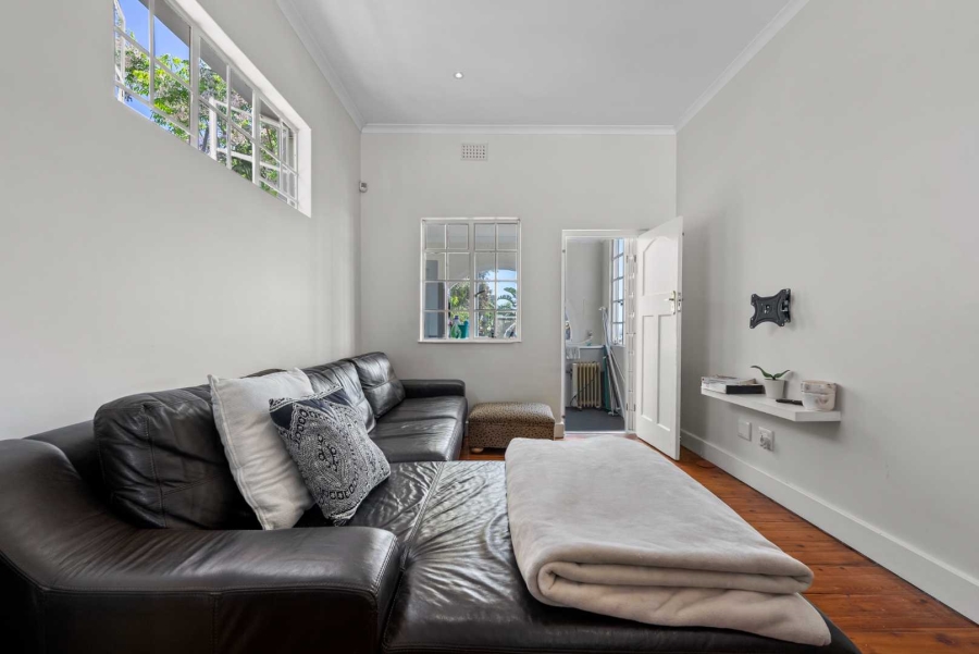 5 Bedroom Property for Sale in Green Point Western Cape